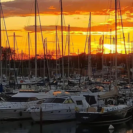 Avec Balcon, Vue Mer, Piscine, Parking Apartmán